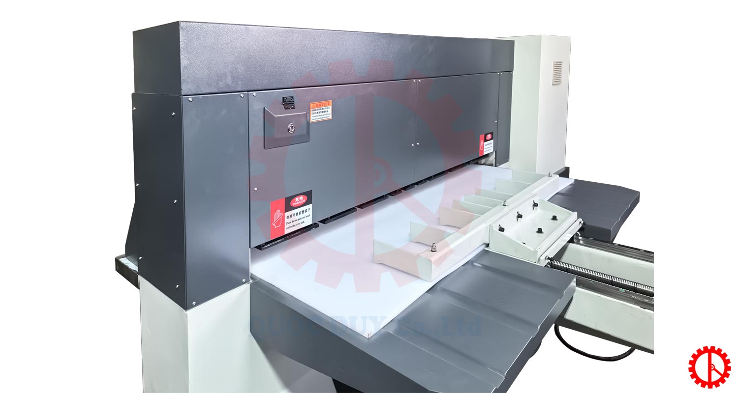 1600mm-veneer-cutting-machine-1 1600mm-veneer-cutting-machine-1