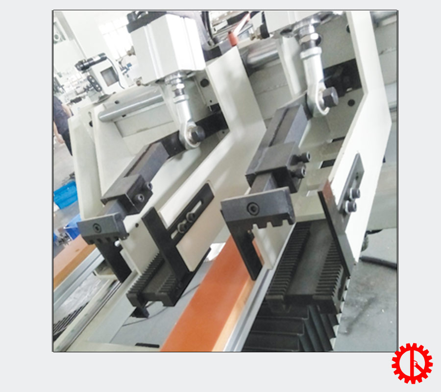COMPUTER BAND SAW - SDJ 2500 Pneumatic clamping cylinder