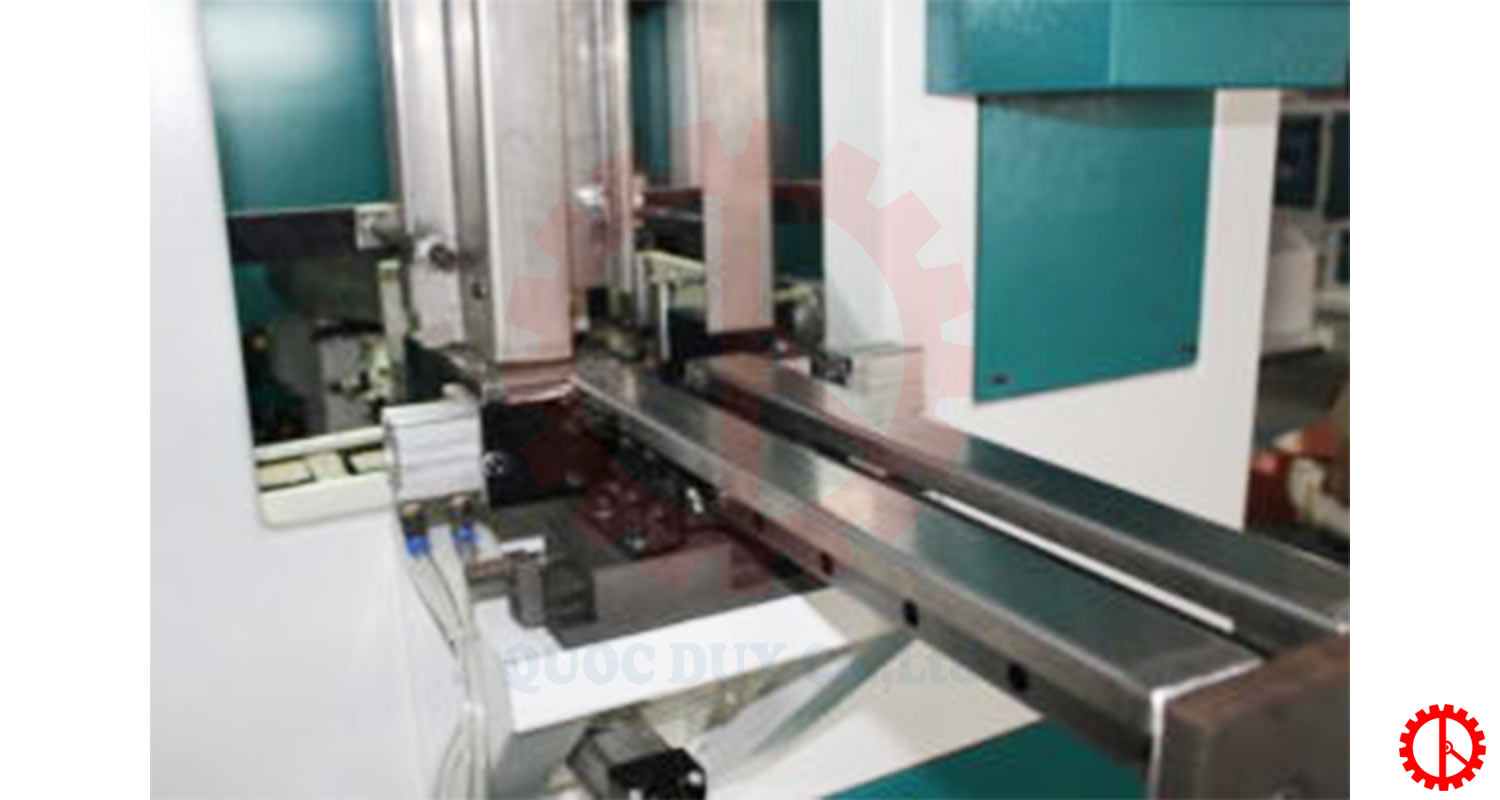 automatic-material-feeder automatic-material-feeder