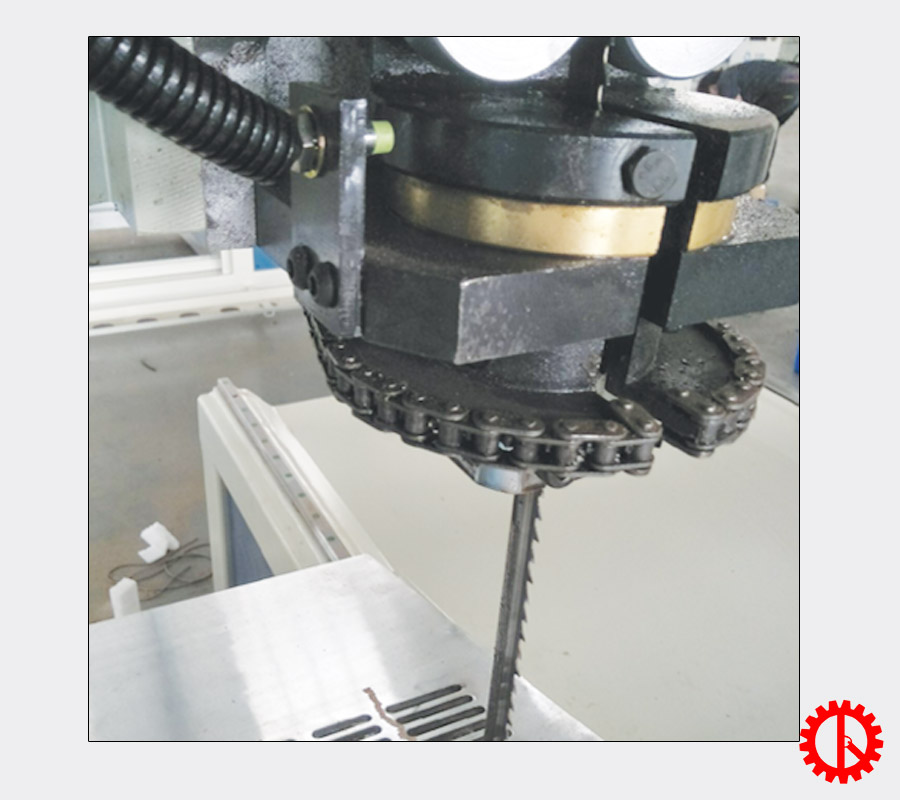 COMPUTER BAND SAW - SDJ 2500 ± 90 Tilting Saw Blade