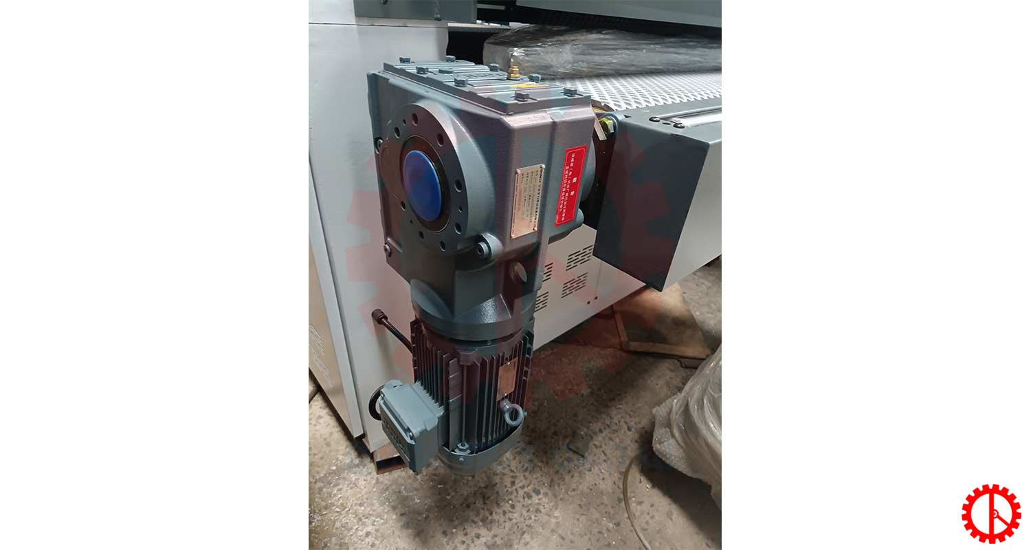 TWO-HEAD WIDE BELT SANDER WITH PUSH BUTTON CONTROL PANEL – SM 700ERP/1000ERP/1300ERP conveyor-motor